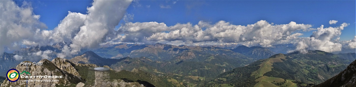 37 Oggi spettacolo di nubi in cielo verso le Orobie.jpg